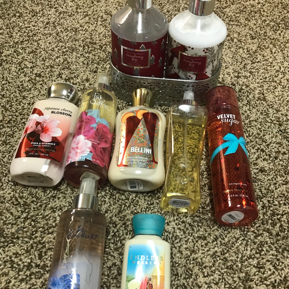 Assorted perfumes & lotions